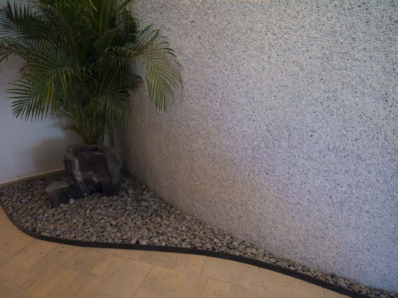 Internal with pebble tile_.jpg